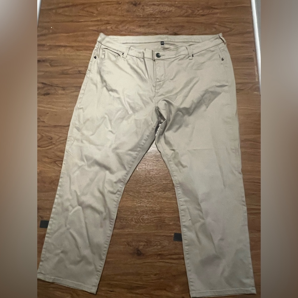 KUT from the Kloth khaki tan Jean style pants in a plus size 24W.